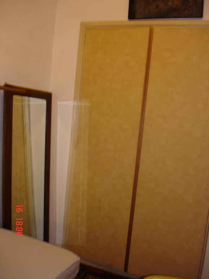 Room For Rent In Rome Trastevere Экстерьер фото